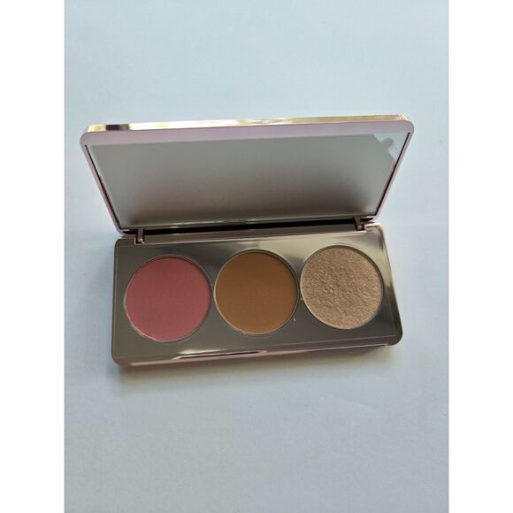 Girlactik Face Palette Blush Me & Glow Light Face Makeup Beauty Trio - Picture 4 of 6